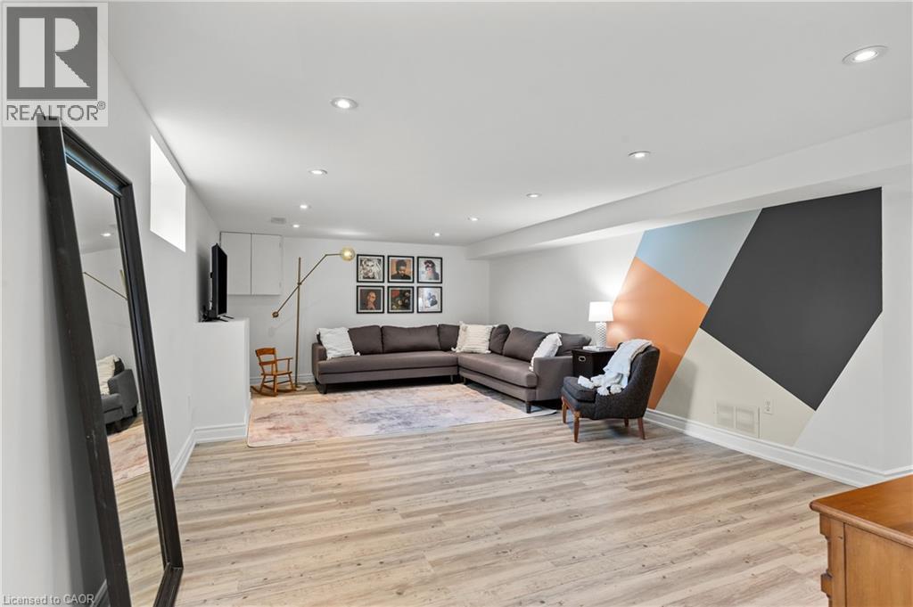 1589 CREDITON Parkway - 22