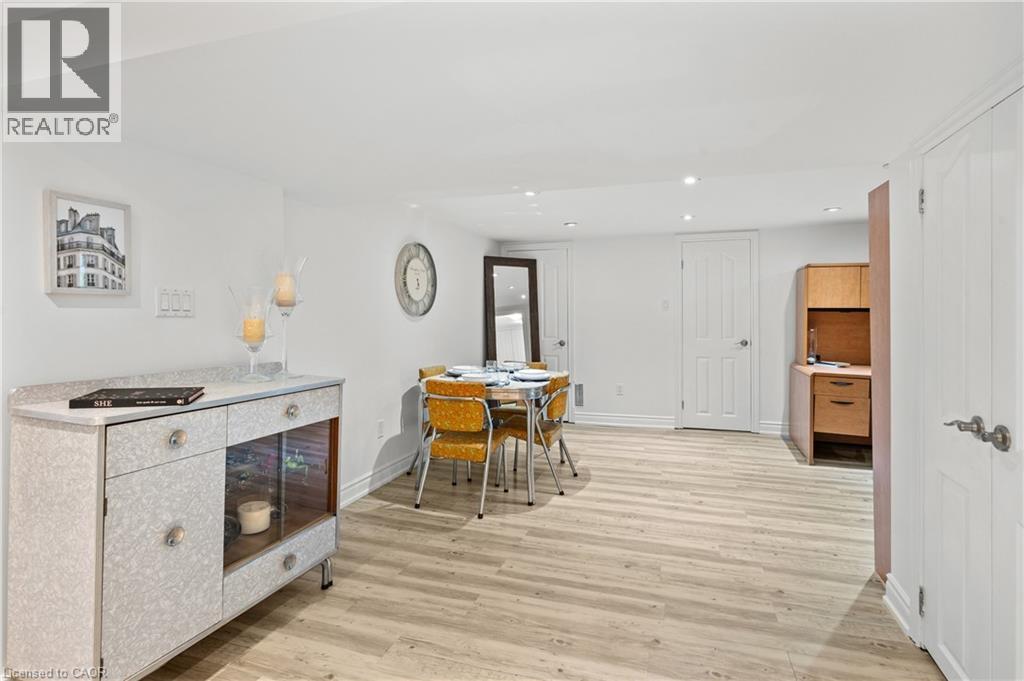 1589 CREDITON Parkway - 24