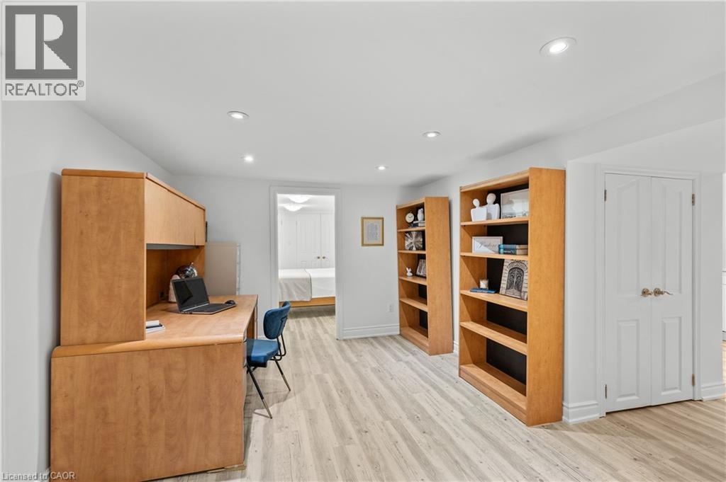 1589 CREDITON Parkway - 25