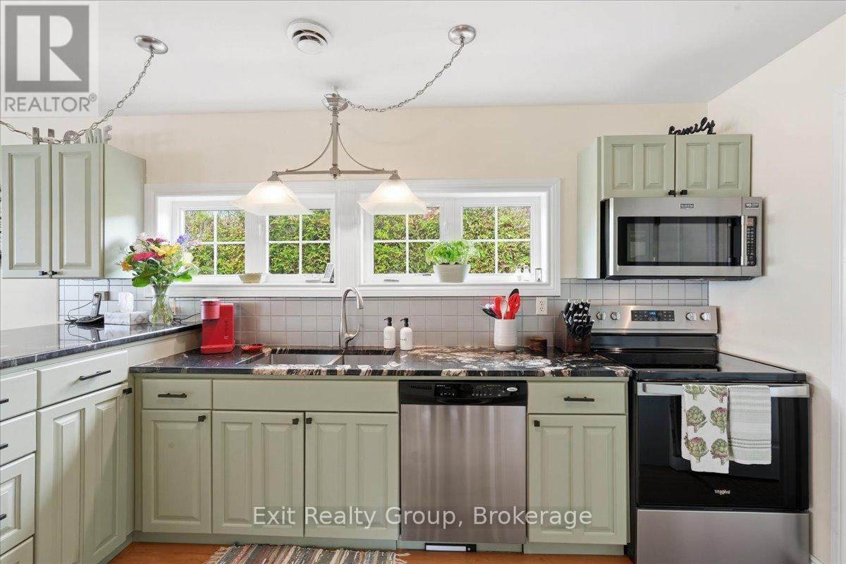 144 BAYVIEW LANE - 11