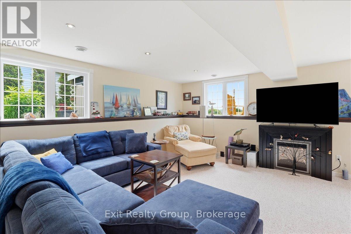 144 BAYVIEW LANE - 24