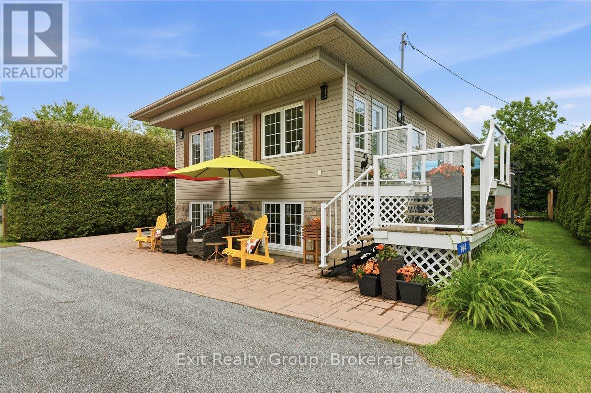 144 BAYVIEW LANE - 3