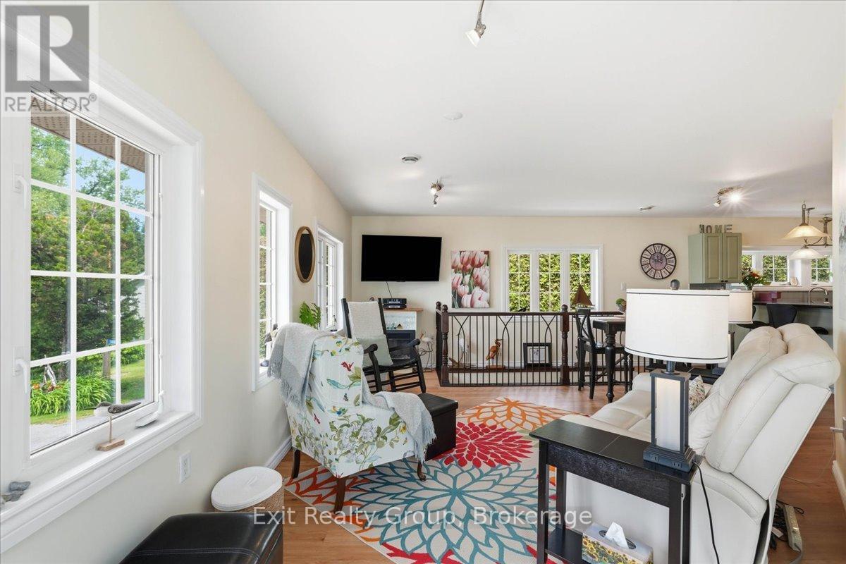 144 BAYVIEW LANE - 4