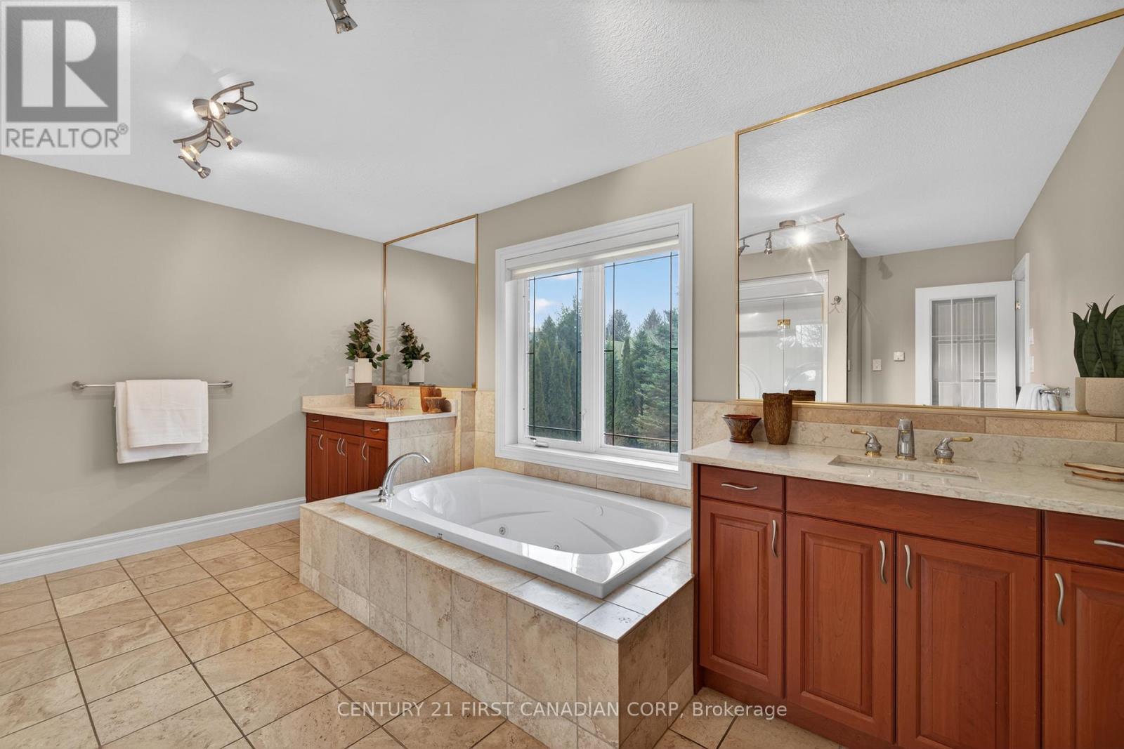 #2 7222 CLAYTON WALK - 28