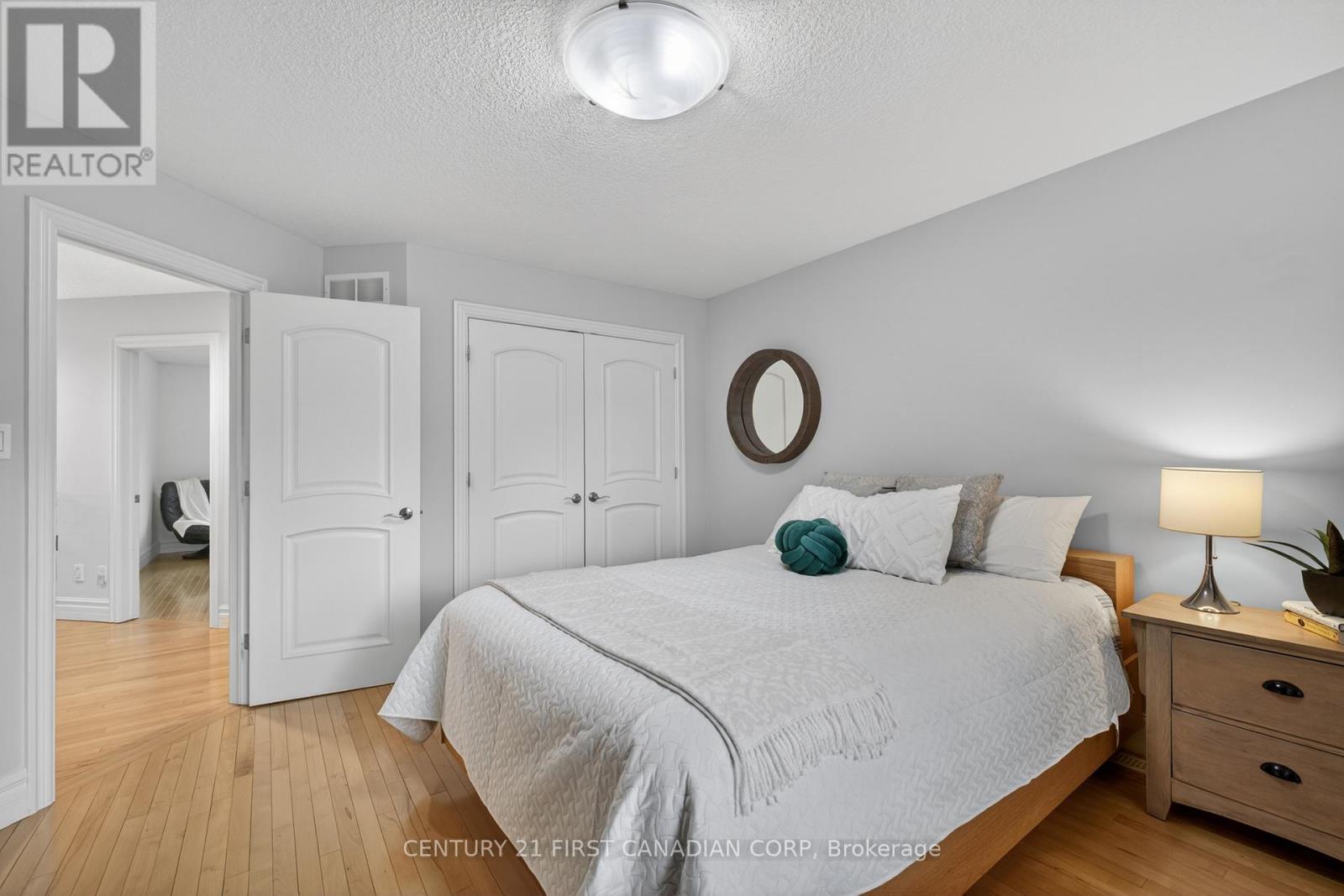 #2 7222 CLAYTON WALK - 34