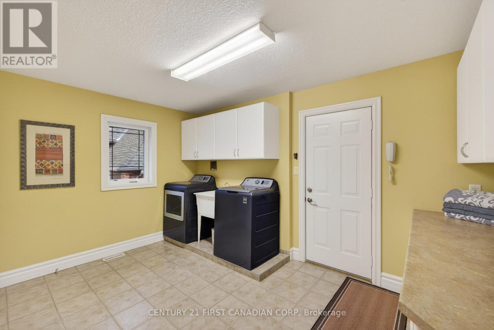 #2 7222 CLAYTON WALK - 37