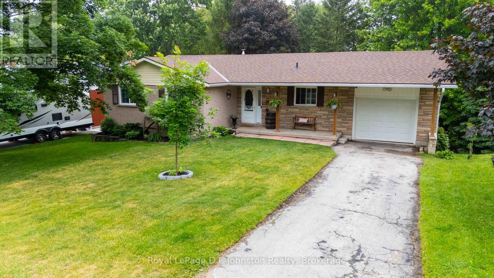 217 ALBERT STREET - 1