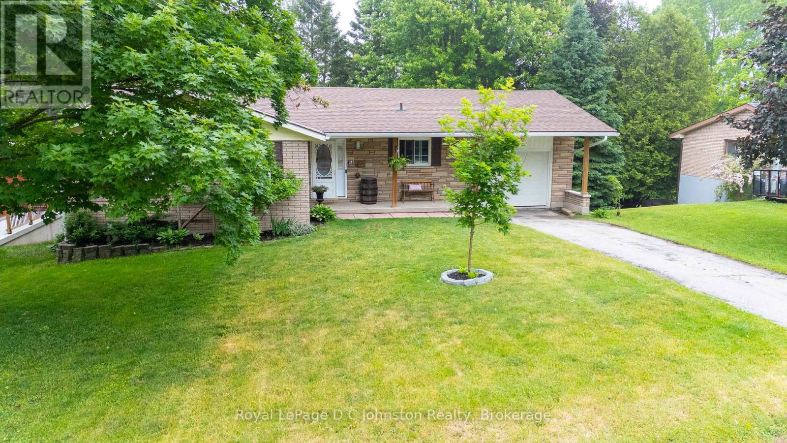217 ALBERT STREET - 2