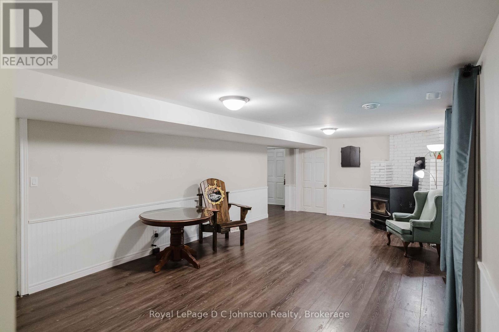 217 ALBERT STREET - 22