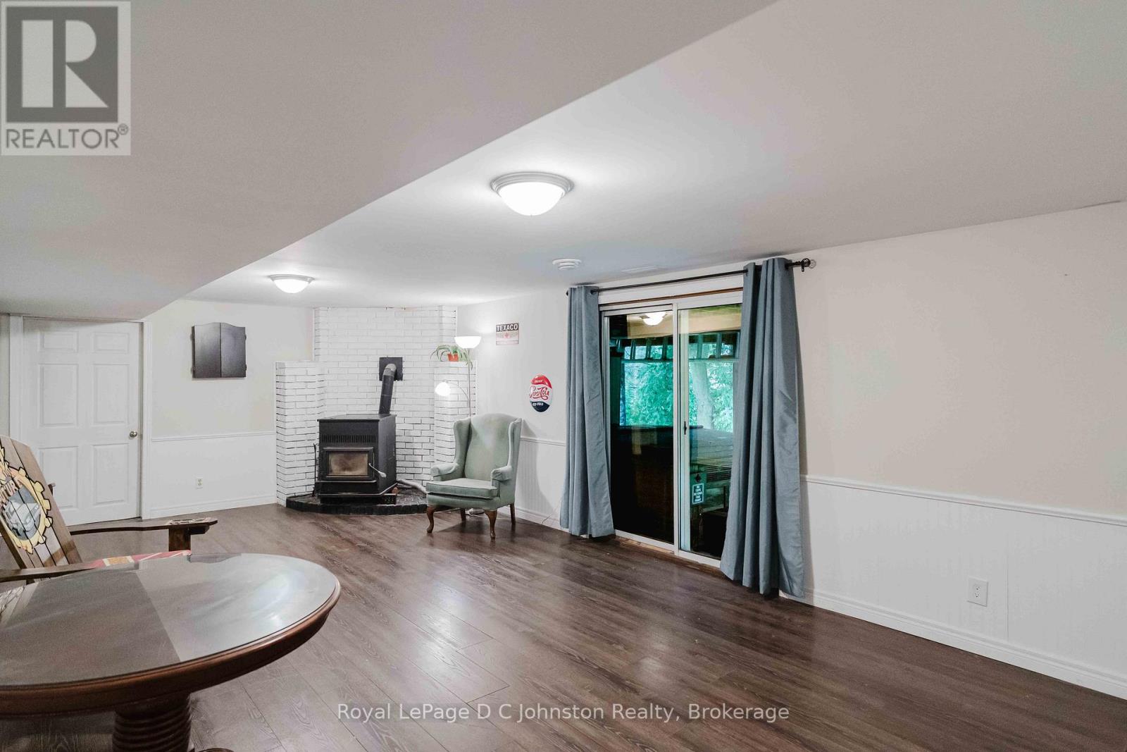 217 ALBERT STREET - 23