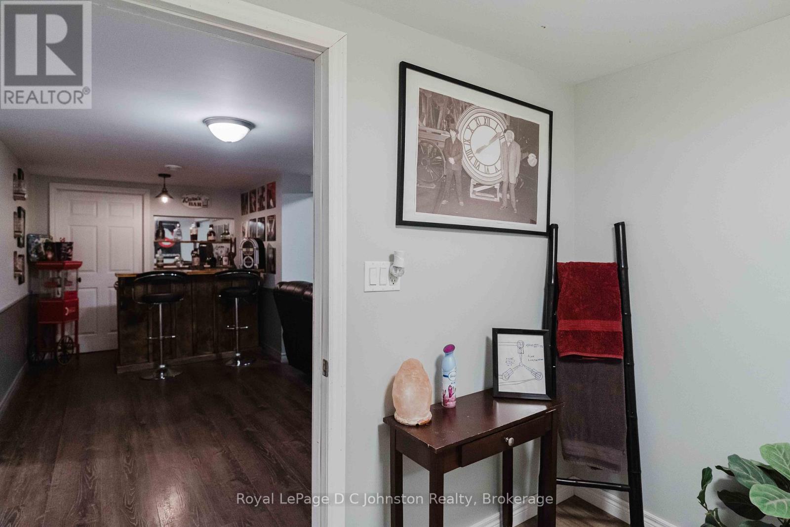 217 ALBERT STREET - 32