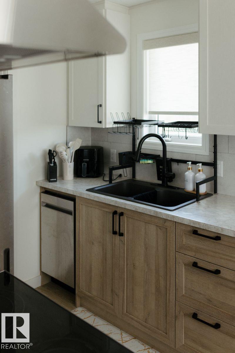 10503A 109 ST - 11