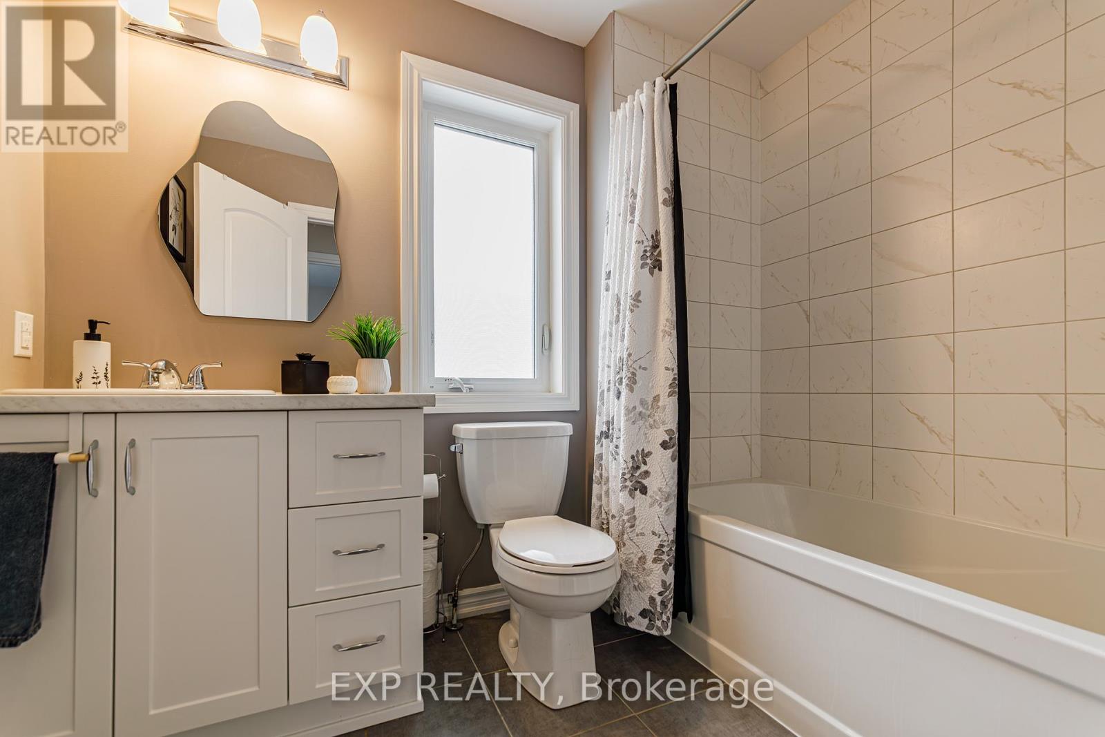 3 Bed, 3 Bath House for Sale in Ottawa – 822 HORSESHOE FALLS WAY, Ottawa – MLS# X13468550 - Image 22
