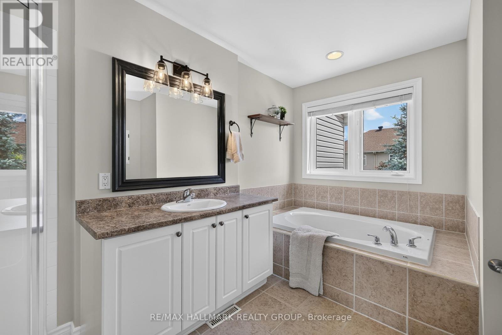 3 Bed, 3 Bath House for Rent in Ottawa – 460 GREY SEAL CIRCLE, Ottawa – MLS# X13468568 - Image 33