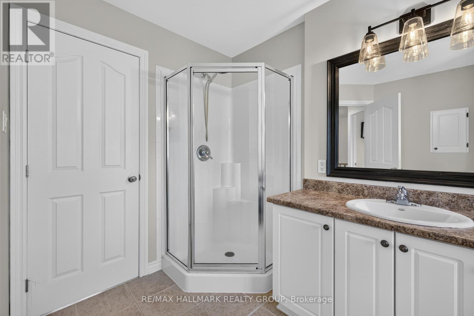 3 Bed, 3 Bath House for Rent in Ottawa – 460 GREY SEAL CIRCLE, Ottawa – MLS# X13468568 - Image 34