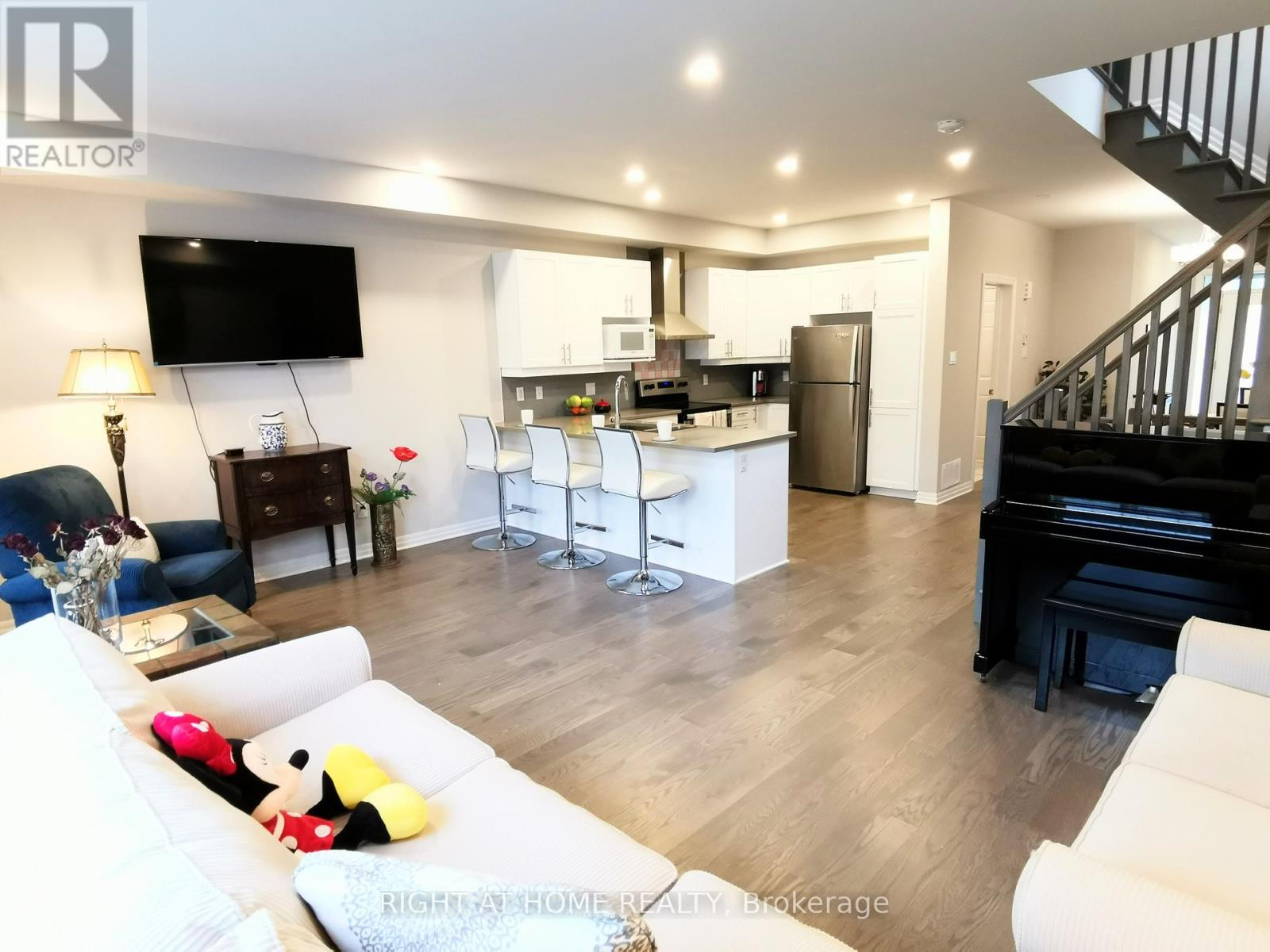 4 Bed, 3 Bath House for Rent in Ottawa – 321 LYSANDER PLACE, Ottawa – MLS# X13468614 - Image 10