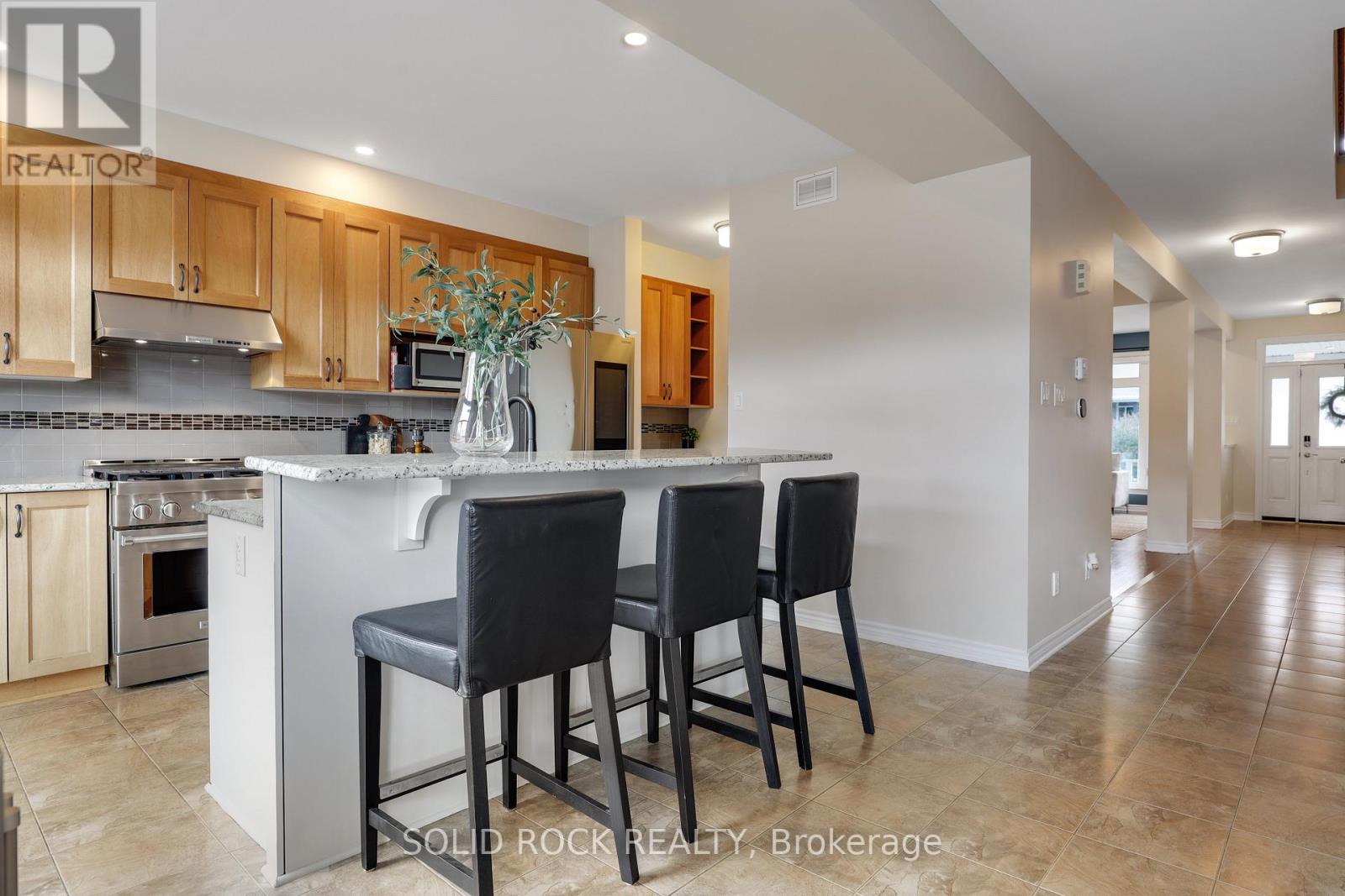 703 MASHKIG AVENUE - 12