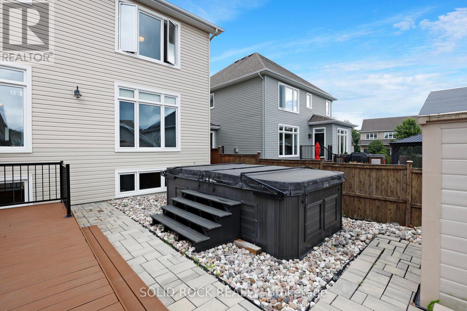 703 MASHKIG AVENUE - 40