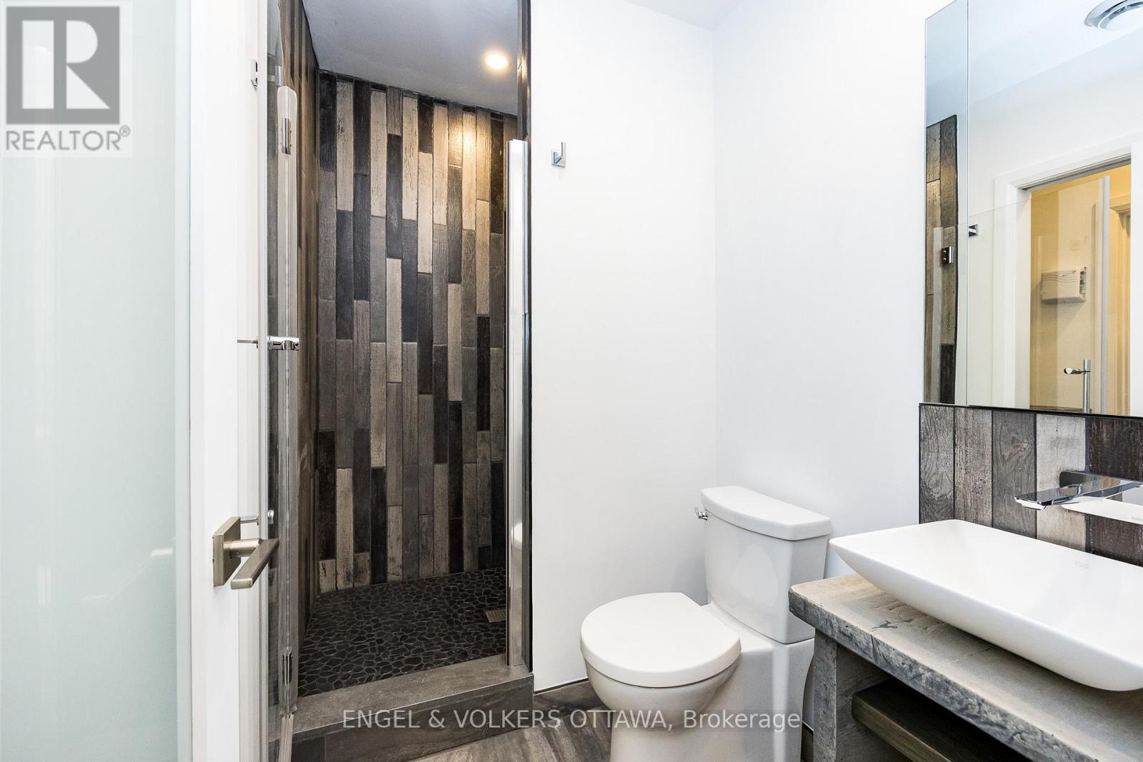1 Bed, 1 Bath House for Rent in Ottawa – C – 178 MAIN STREET, Ottawa – MLS# X13468740 - Image 14