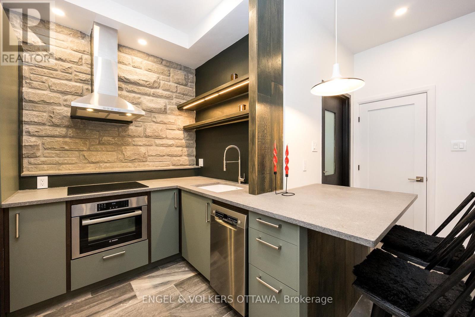 1 Bed, 1 Bath House for Rent in Ottawa – C – 178 MAIN STREET, Ottawa – MLS# X13468740 - Image 32