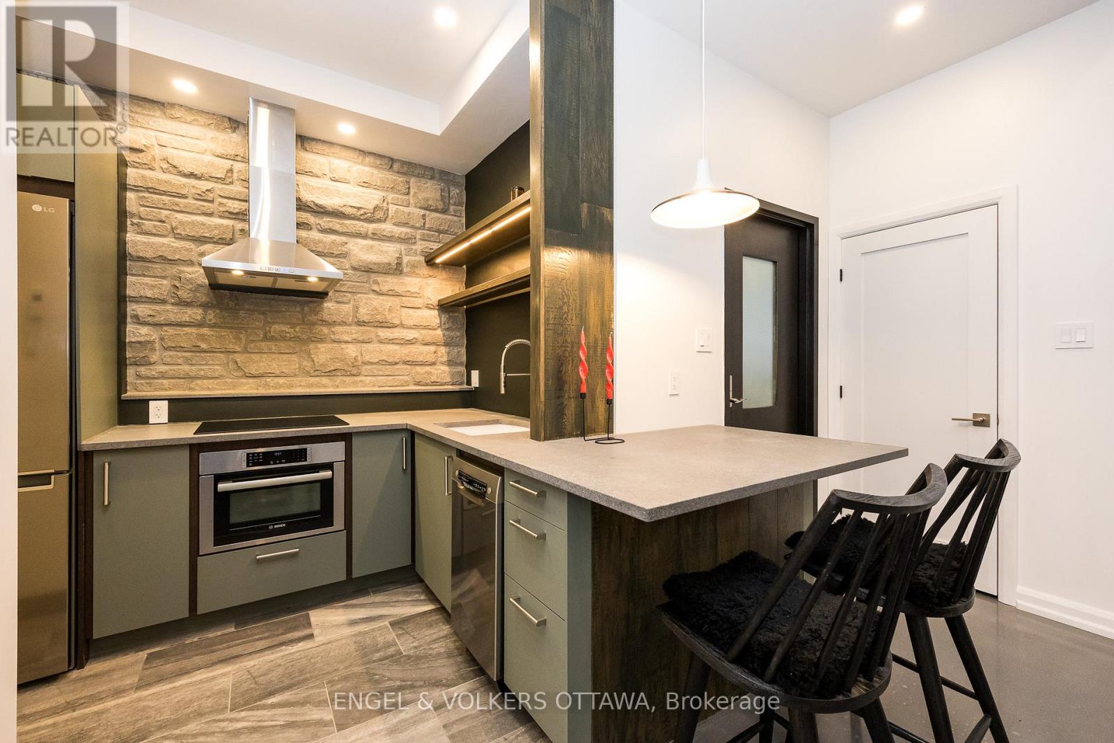 1 Bed, 1 Bath House for Rent in Ottawa – C – 178 MAIN STREET, Ottawa – MLS# X13468740 - Image 33