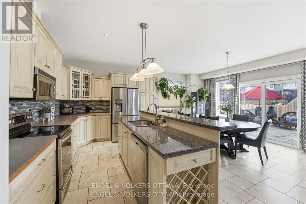 6 Bed, 4 Bath House for Sale in Ottawa – 31 LEATHERWOOD CRESCENT, Ottawa – MLS# X13468764 - Image 19