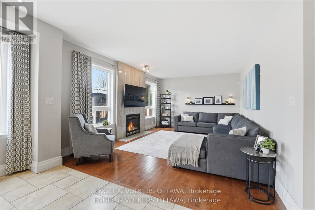 6 Bed, 4 Bath House for Sale in Ottawa – 31 LEATHERWOOD CRESCENT, Ottawa – MLS# X13468764 - Image 23