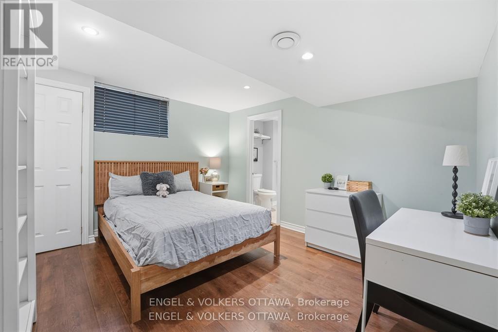 6 Bed, 4 Bath House for Sale in Ottawa – 31 LEATHERWOOD CRESCENT, Ottawa – MLS# X13468764 - Image 38