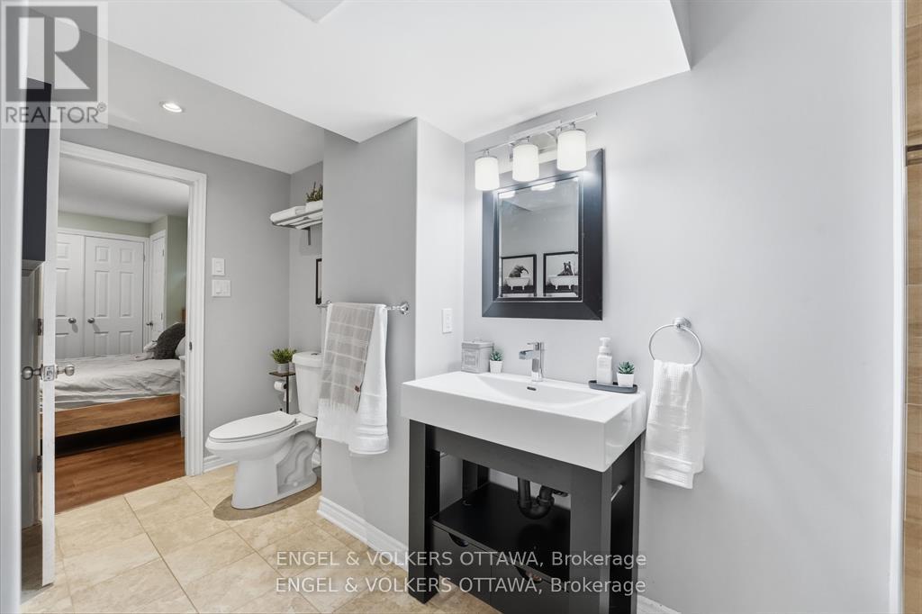 6 Bed, 4 Bath House for Sale in Ottawa – 31 LEATHERWOOD CRESCENT, Ottawa – MLS# X13468764 - Image 39
