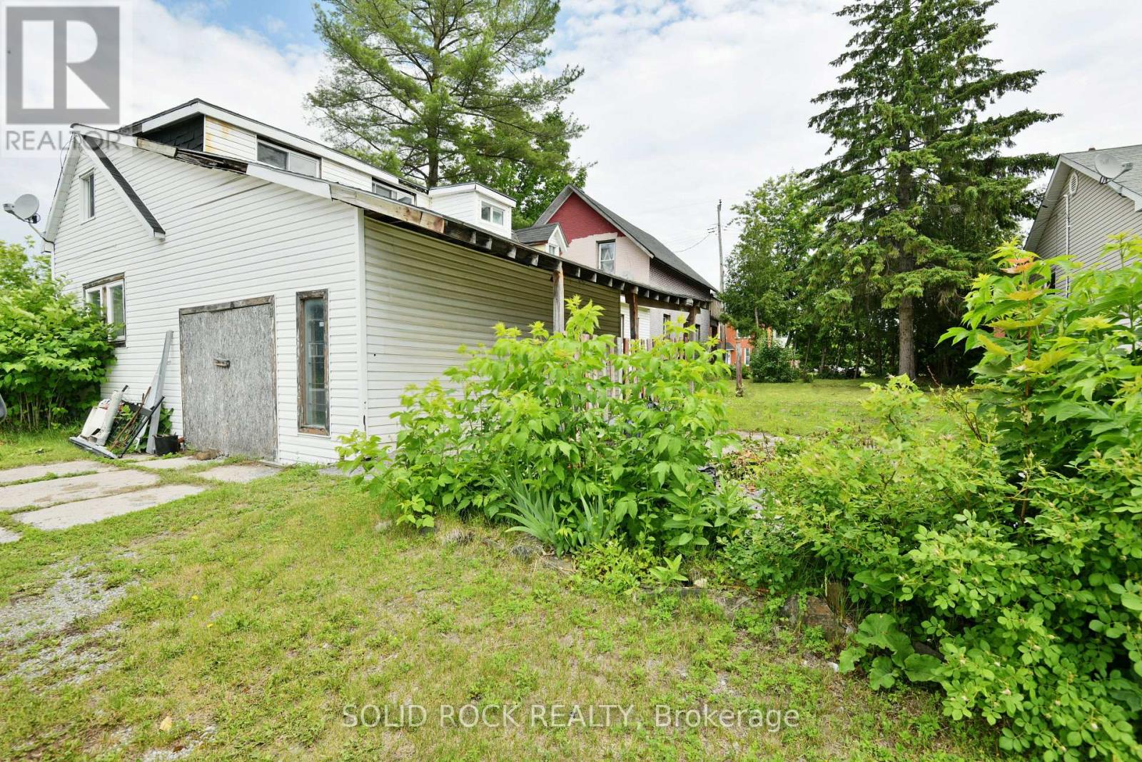 4 Bed, 2 Bath Multi-Family for Sale in Arnprior – 152 ELGIN STREET W, Arnprior – MLS# X13468804 - Image 11