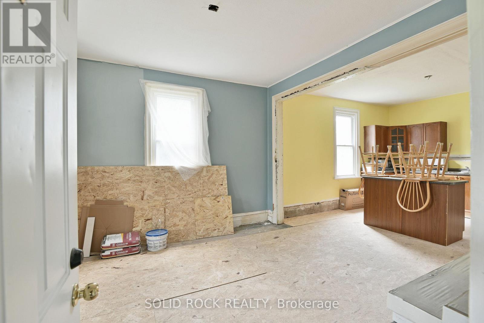 4 Bed, 2 Bath Multi-Family for Sale in Arnprior – 152 ELGIN STREET W, Arnprior – MLS# X13468804 - Image 12