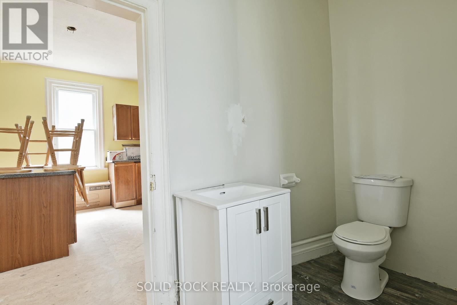 4 Bed, 2 Bath Multi-Family for Sale in Arnprior – 152 ELGIN STREET W, Arnprior – MLS# X13468804 - Image 17