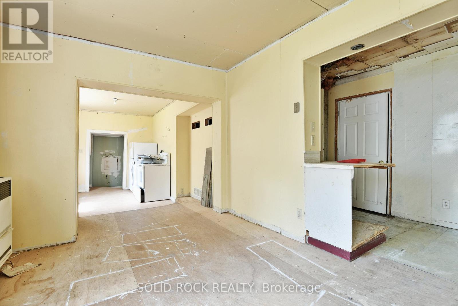 4 Bed, 2 Bath Multi-Family for Sale in Arnprior – 152 ELGIN STREET W, Arnprior – MLS# X13468804 - Image 27