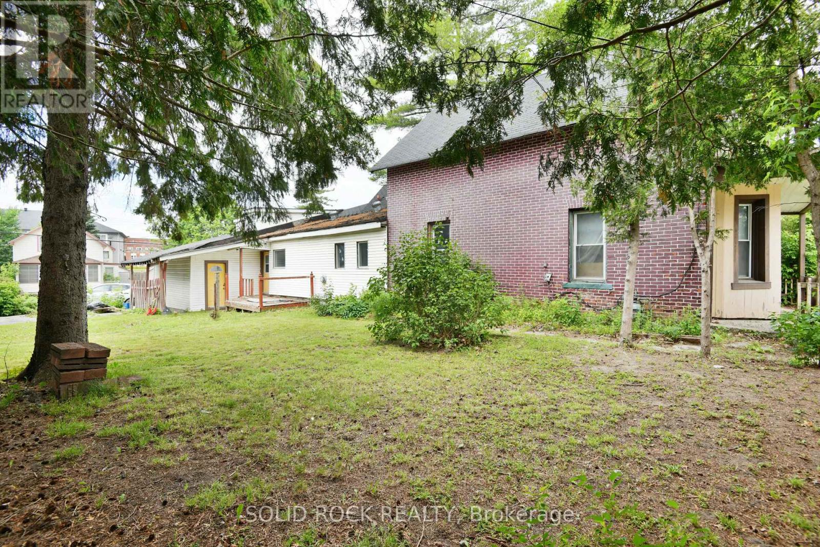 4 Bed, 2 Bath Multi-Family for Sale in Arnprior – 152 ELGIN STREET W, Arnprior – MLS# X13468804 - Image 9