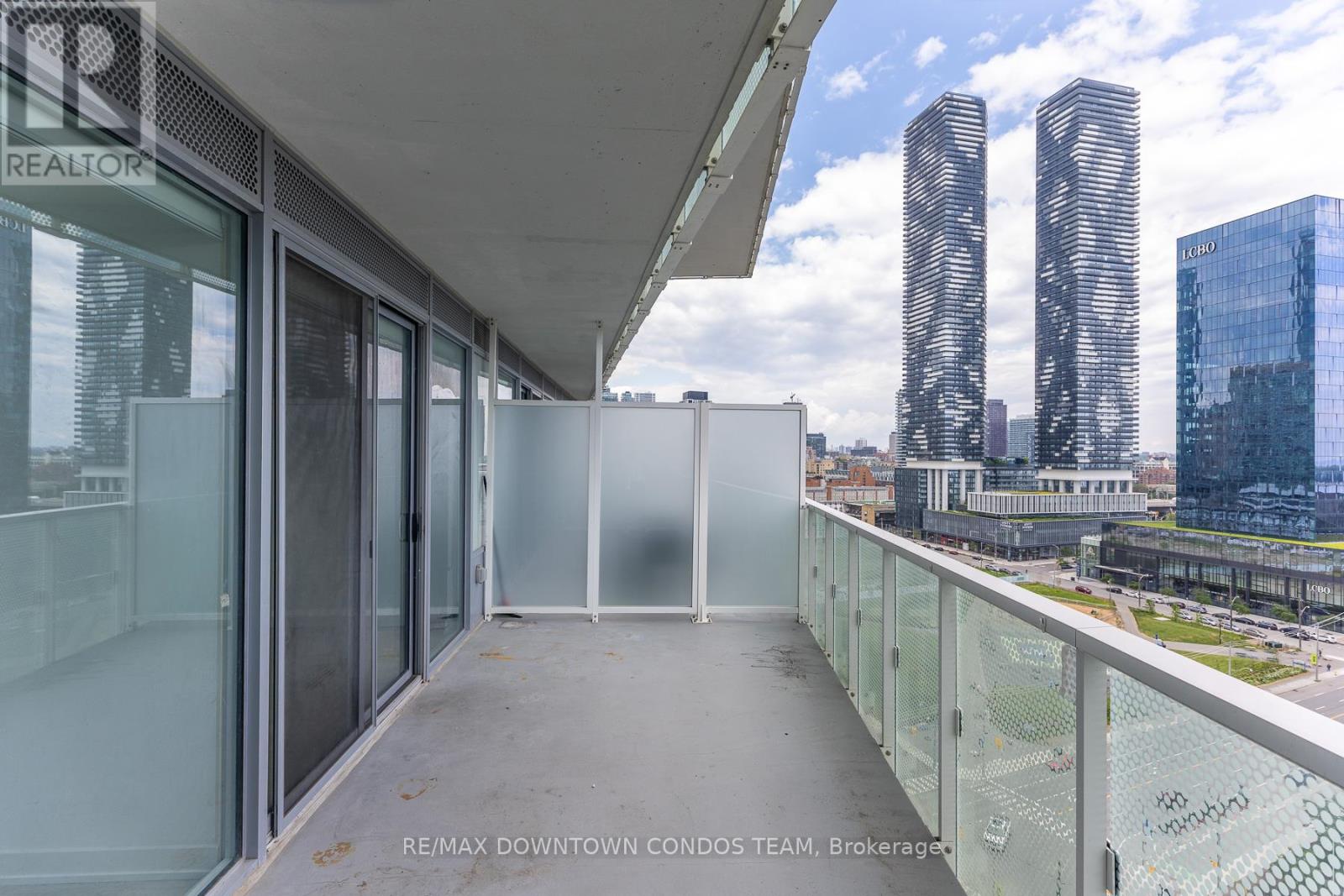 #1410 15 QUEENS QUAY E - 24