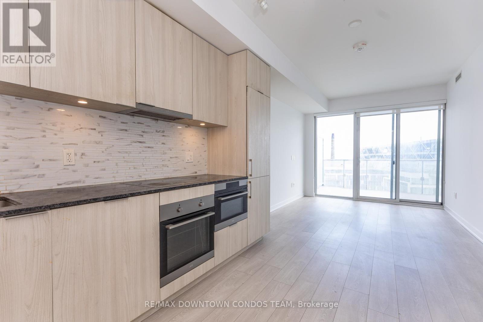 #1410 15 QUEENS QUAY E - 7