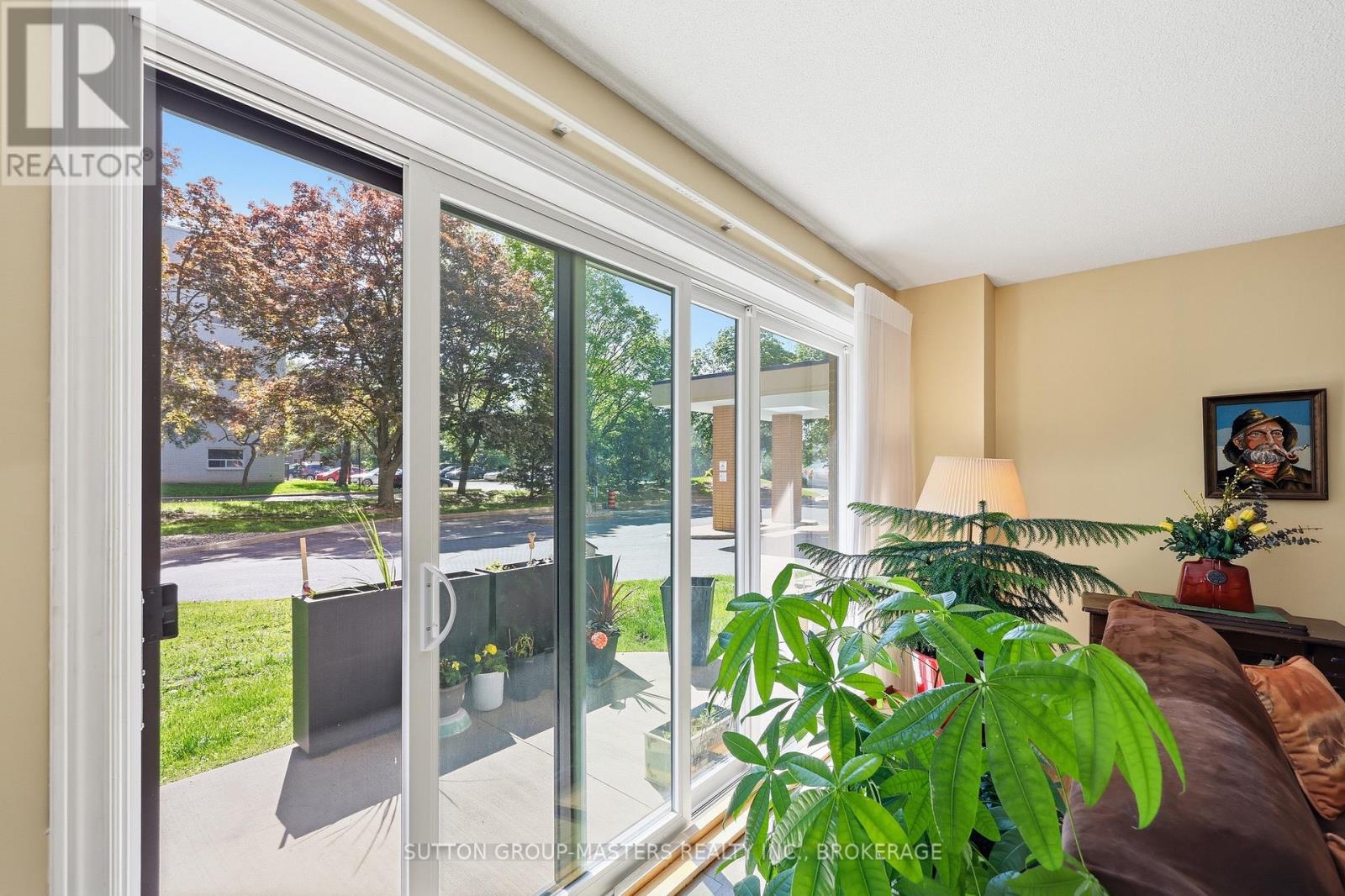 #102 257 BATH ROAD - 34