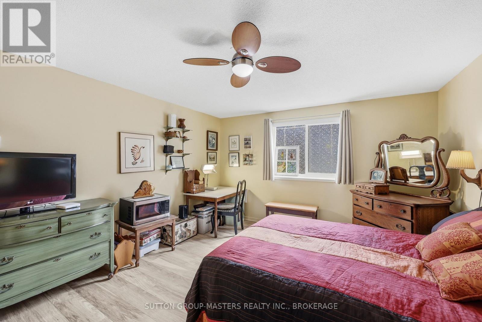 #102 257 BATH ROAD - 44