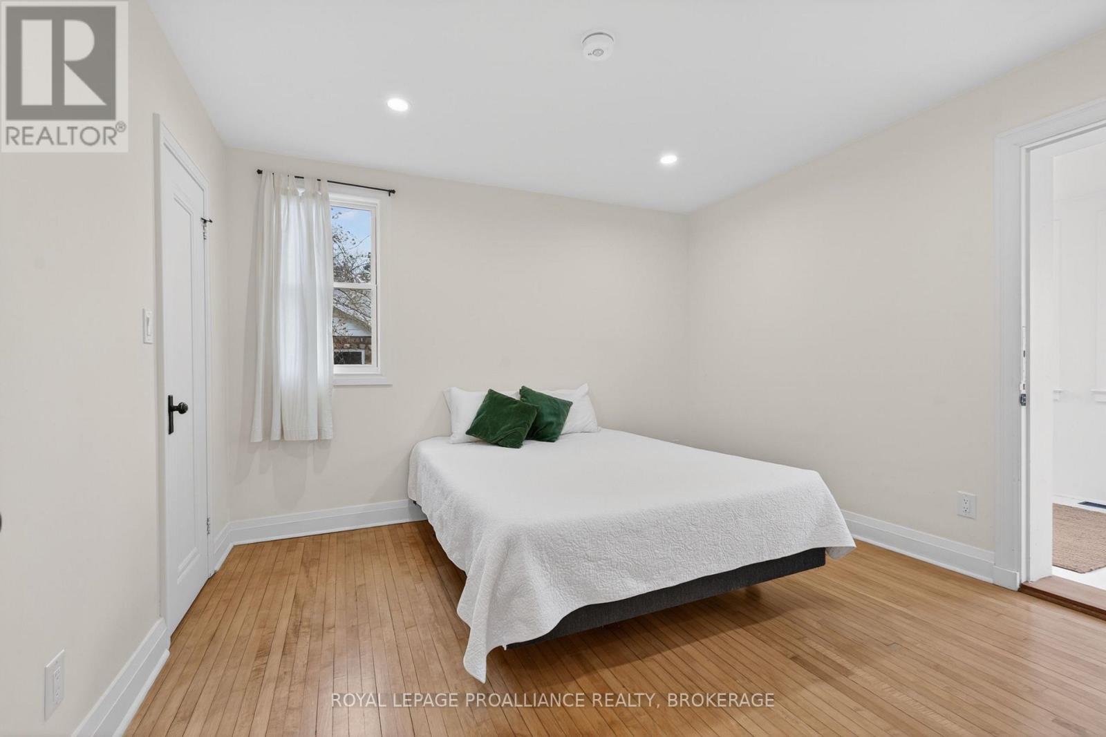 229 PARK STREET - 10