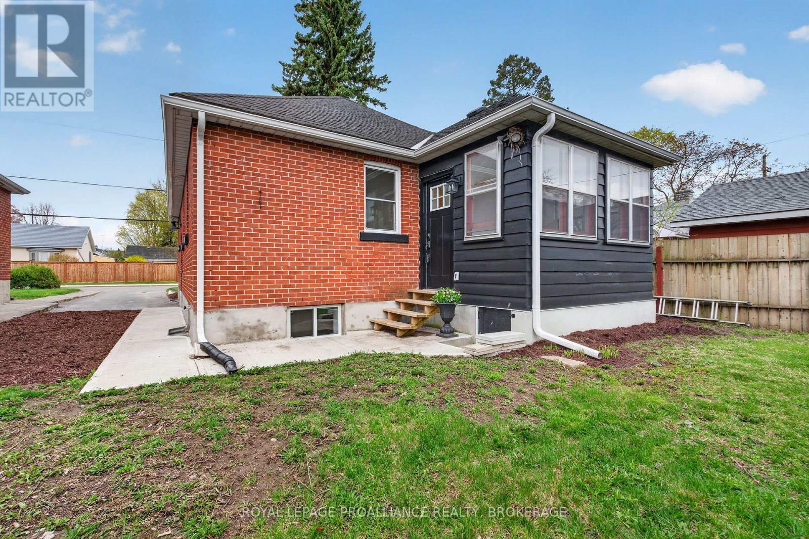 229 PARK STREET - 23