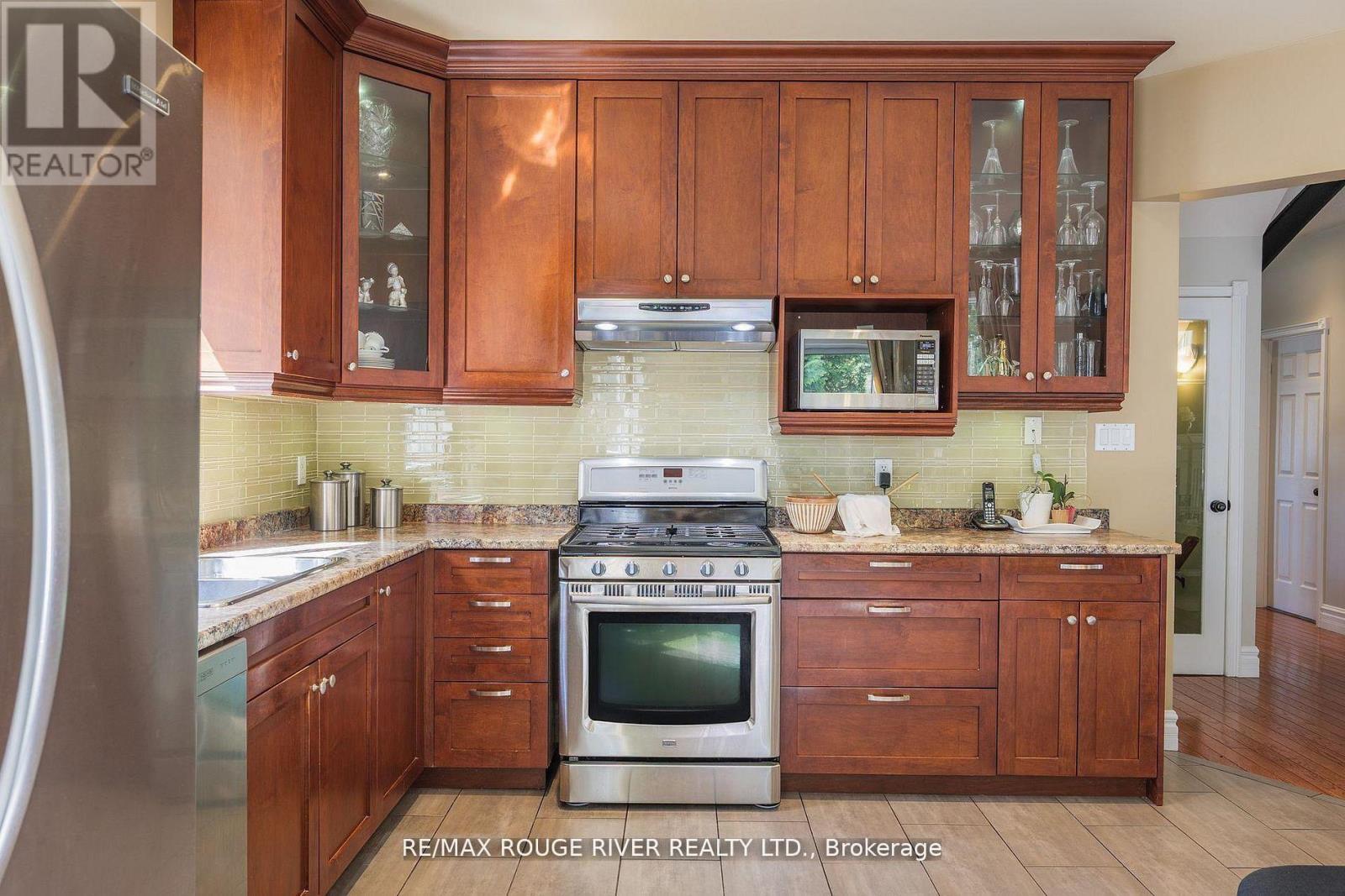 433 WOODSMERE CRESCENT - 10