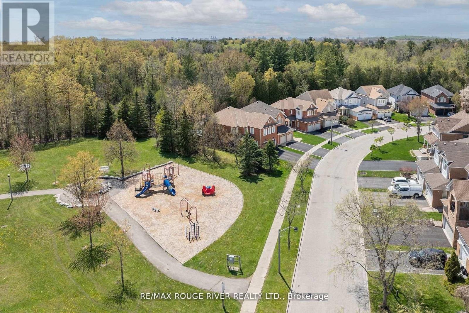 433 WOODSMERE CRESCENT - 28