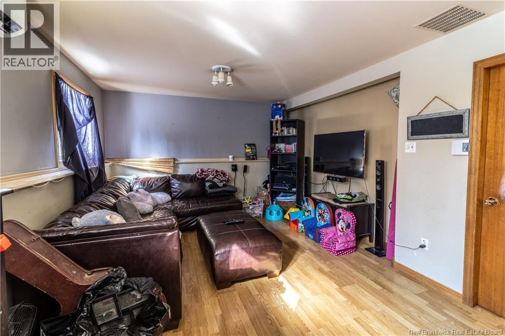 46 Saunders Drive - 16