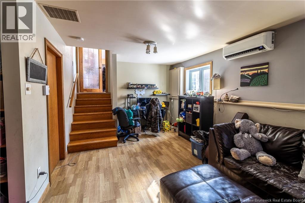 46 Saunders Drive - 17