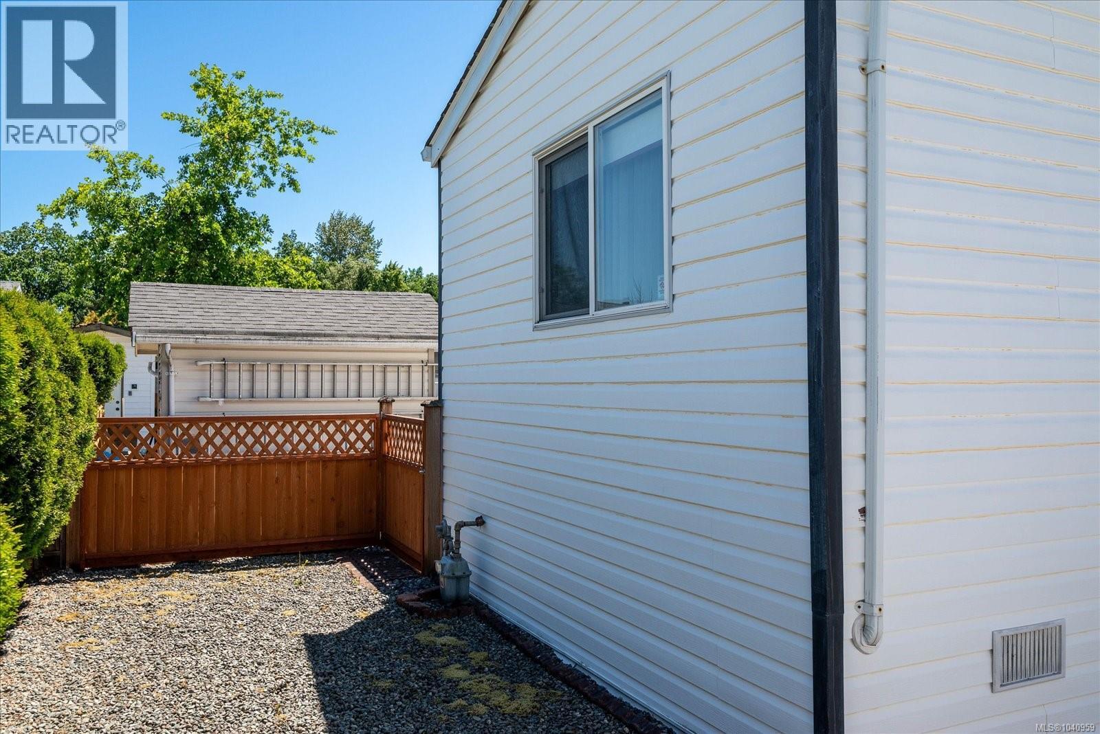 #57 1985 Valley Oak Dr - 28