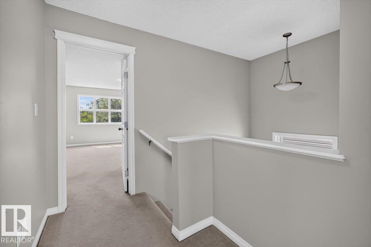 7704 16 AV SW — photo 15
