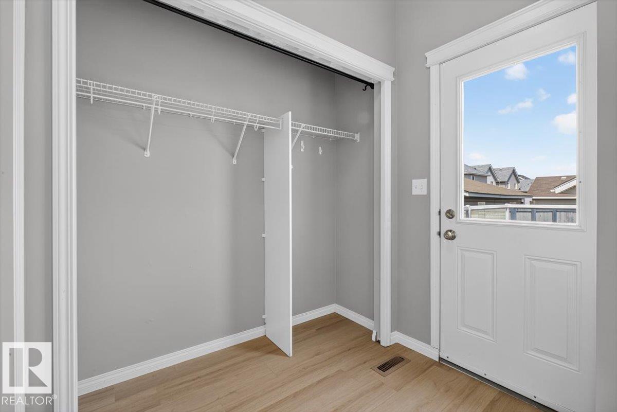 7704 16 AV SW — photo 35
