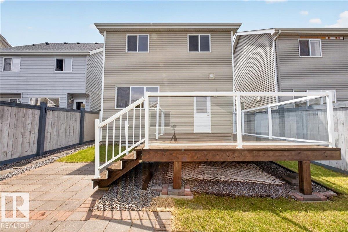 7704 16 AV SW — photo 37