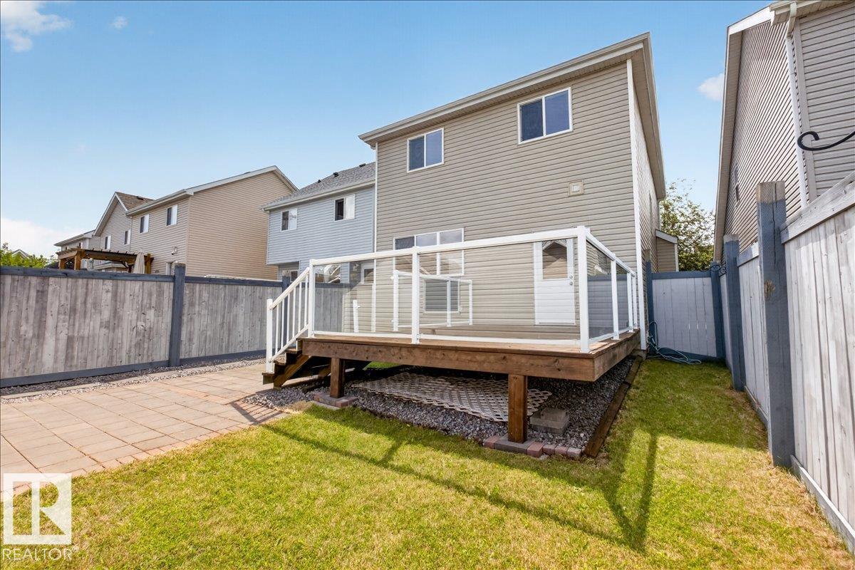 7704 16 AV SW — photo 38