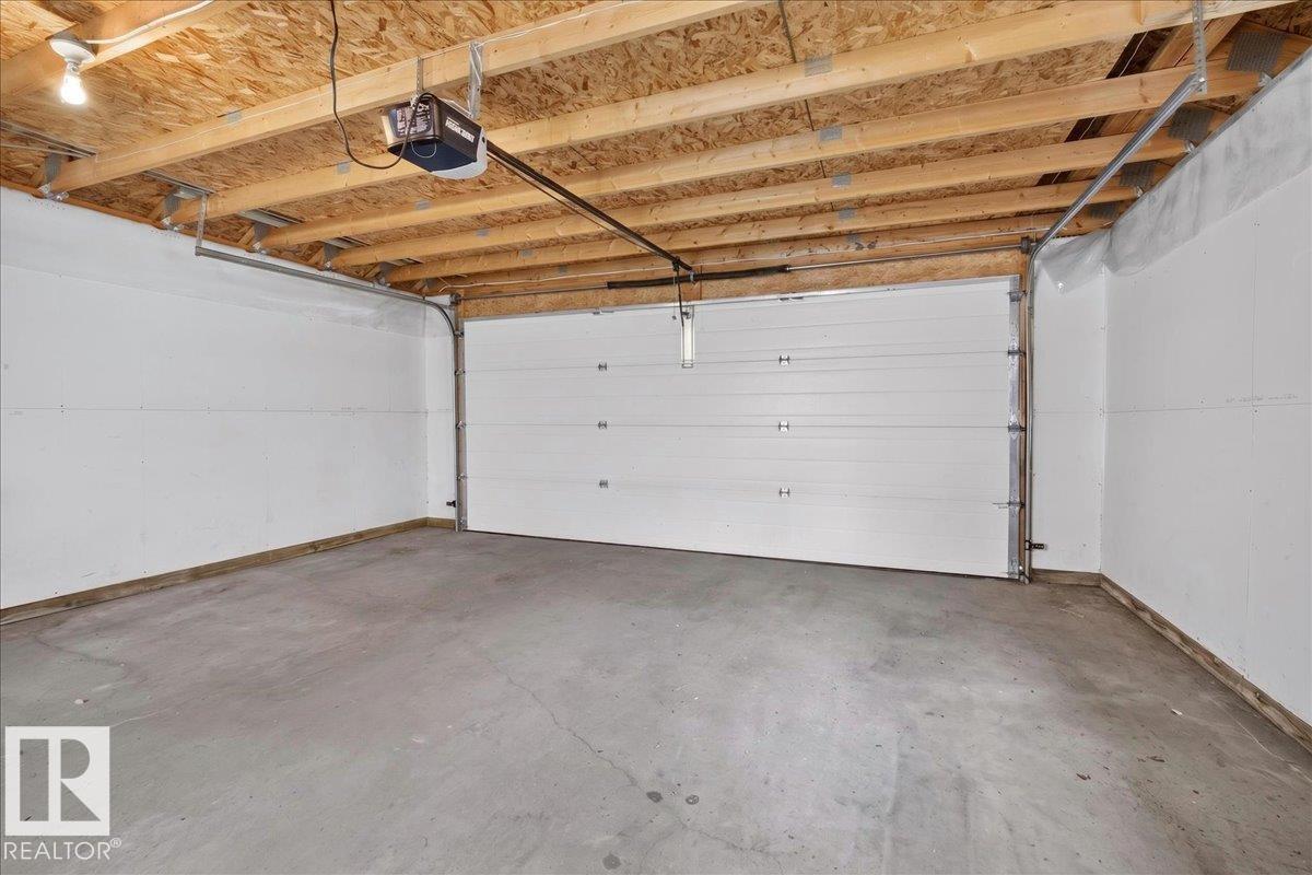 7704 16 AV SW — photo 41